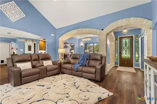 1353 Hunter's Ct, Seguin, TX 78155 - Photo 6