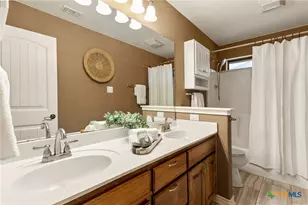 1353 Hunter's Ct, Seguin, TX 78155 - Photo 16