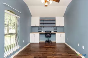 1353 Hunter's Ct, Seguin, TX 78155 - Photo 14