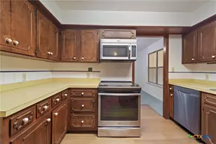 1702 Susan Dr, Kerrville, TX 78028 - Photo 4
