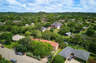 1702 Susan Dr, Kerrville, TX 78028 - Photo 8