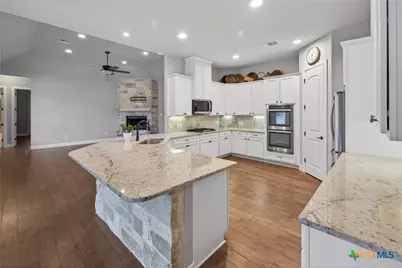 219 Winding View, New Braunfels, TX 78132 - Photo 12