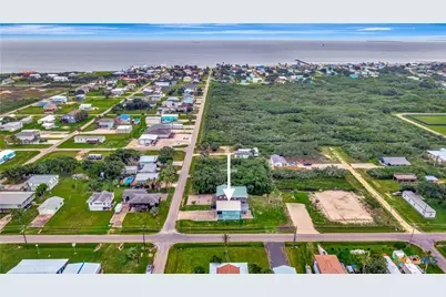 611 W Tyler Avenue, Port O'Connor, TX 77982 - Photo 26