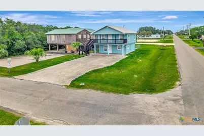 611 W Tyler Avenue, Port O'Connor, TX 77982 - Photo 24