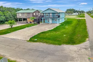 611 W Tyler Ave, Port O'Connor, TX 77982 - Photo 24