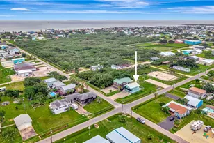 611 W Tyler Ave, Port O'Connor, TX 77982 - Photo 2