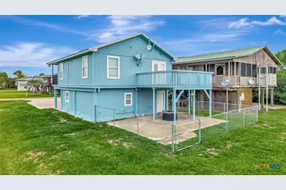 611 W Tyler Avenue, Port O'Connor, TX 77982 - Photo 24