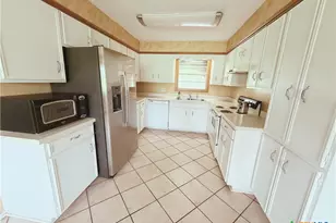 2751 River Oaks Dr, New Braunfels, TX 78132 - Photo 10