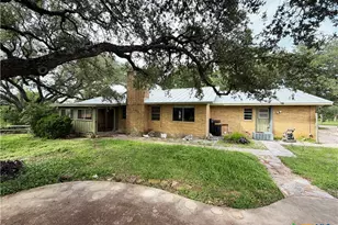 2751 River Oaks Dr, New Braunfels, TX 78132 - Photo 6