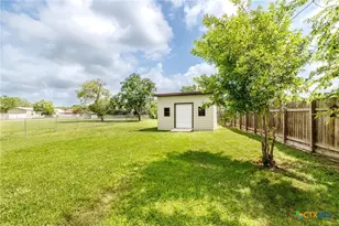 606 E Prairie St, Cuero, TX 77954 - Photo 30