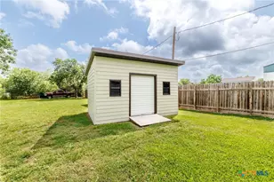 606 E Prairie St, Cuero, TX 77954 - Photo 22