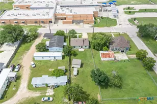 606 E Prairie St, Cuero, TX 77954 - Photo 30