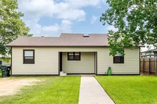606 E Prairie St, Cuero, TX 77954 - Photo 1