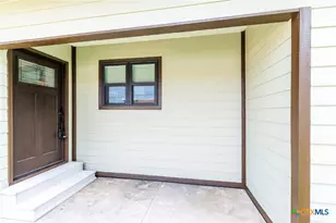 606 E Prairie St, Cuero, TX 77954 - Photo 4