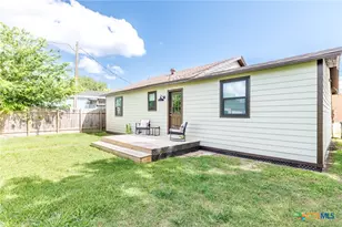 606 E Prairie St, Cuero, TX 77954 - Photo 28