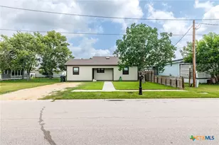 606 E Prairie St, Cuero, TX 77954 - Photo 36
