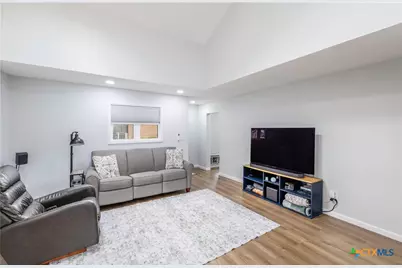606 E Prairie Street, Cuero, TX 77954 - Photo 6