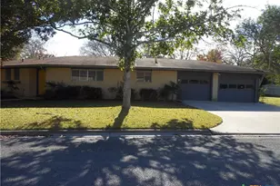 1441 Robin Ln, Seguin, TX 78155 - Photo 1