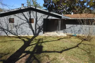 1441 Robin Ln, Seguin, TX 78155 - Photo 10