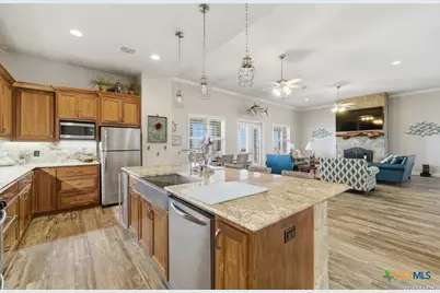 125 Dockside Dr, Rockport, TX 78382 - Photo 8