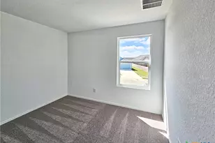805 Riviera Ct, Seguin, TX 78155 - Photo 12