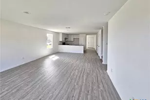 805 Riviera Ct, Seguin, TX 78155 - Photo 6