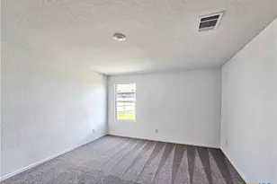 805 Riviera Ct, Seguin, TX 78155 - Photo 14