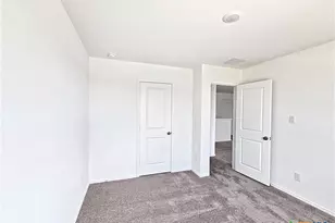 805 Riviera Ct, Seguin, TX 78155 - Photo 18