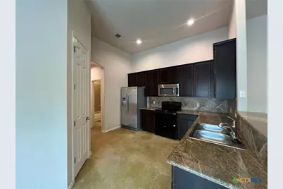 327 Oelkers #B, New Braunfels, TX 78130 - Photo 4