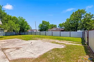 2201 E Colorado St, Victoria, TX 77901 - Photo 24