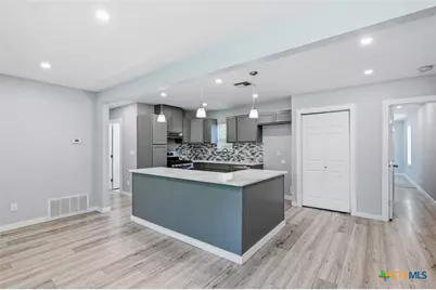 2201 E Colorado Street, Victoria, TX 77901 - Photo 6