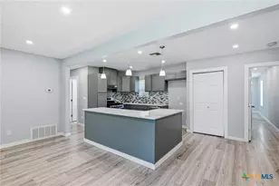 2201 E Colorado St, Victoria, TX 77901 - Photo 6