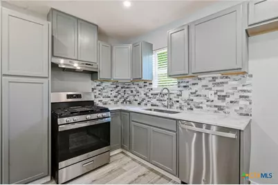 2201 E Colorado Street, Victoria, TX 77901 - Photo 1