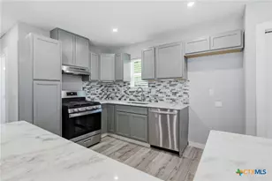 2201 E Colorado St, Victoria, TX 77901 - Photo 2