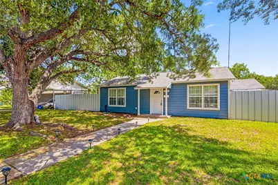 2201 E Colorado Street, Victoria, TX 77901 - Photo 8