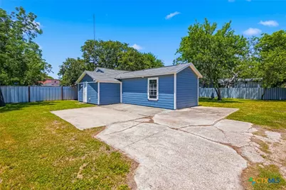 2201 E Colorado Street, Victoria, TX 77901 - Photo 14