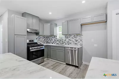 2201 E Colorado Street, Victoria, TX 77901 - Photo 2