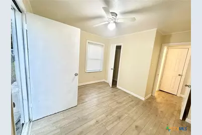 104 E Fowler Avenue, Killeen, TX 76541 - Photo 32