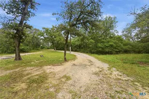 8606 State Hwy 123, Stockdale, TX 78160 - Photo 20