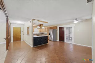8606 State Hwy 123, Stockdale, TX 78160 - Photo 16