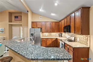 105 Pecan Harbor St, Rockport, TX 78382 - Photo 8