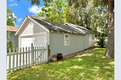 1403 N Bridge Street, Victoria, TX 77901 - Photo 34