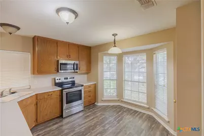 225 Spur Drive, Victoria, TX 77904 - Photo 8