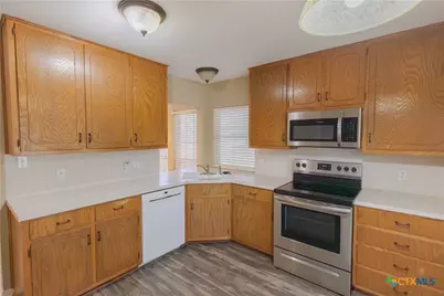 225 Spur Drive, Victoria, TX 77904 - Photo 6