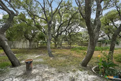 107 Cherry Hills Drive, Rockport, TX 78382 - Photo 4