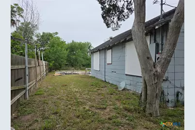 2107 N Levi Street, Victoria, TX 77901 - Photo 2