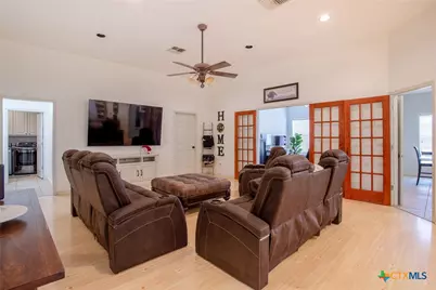 218 West Haven, Victoria, TX 77904 - Photo 2