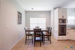 218 W Haven, Victoria, TX 77904 - Photo 4