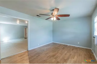 211 W 14th Avenue, Belton, TX 76513 - Photo 2