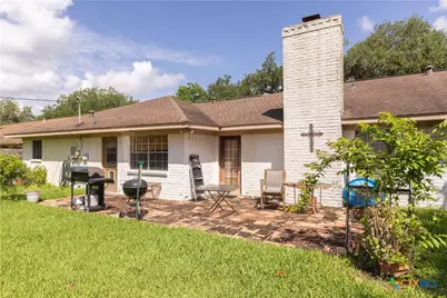 301 Berkshire Lane, Victoria, TX 77904 - Photo 40